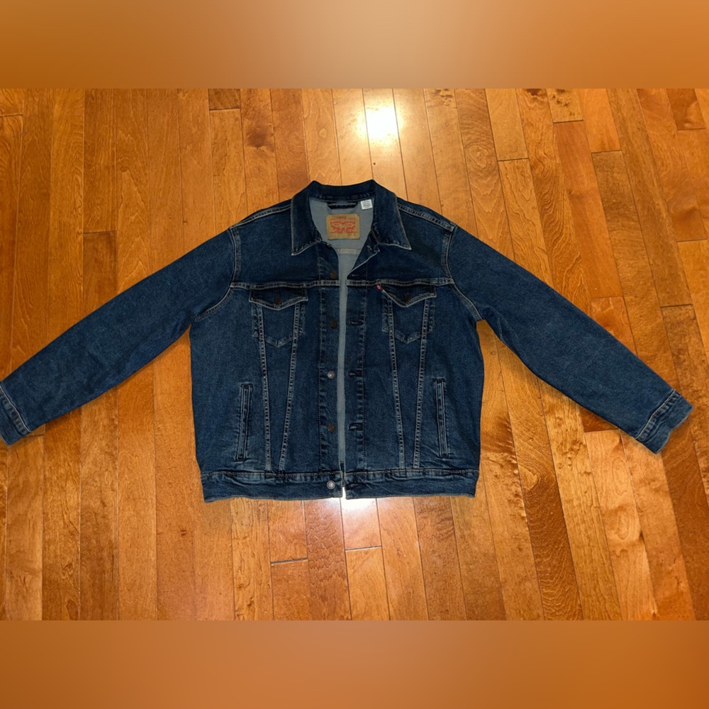 Levi Stretch Denim Jacket *WORN ONCE*